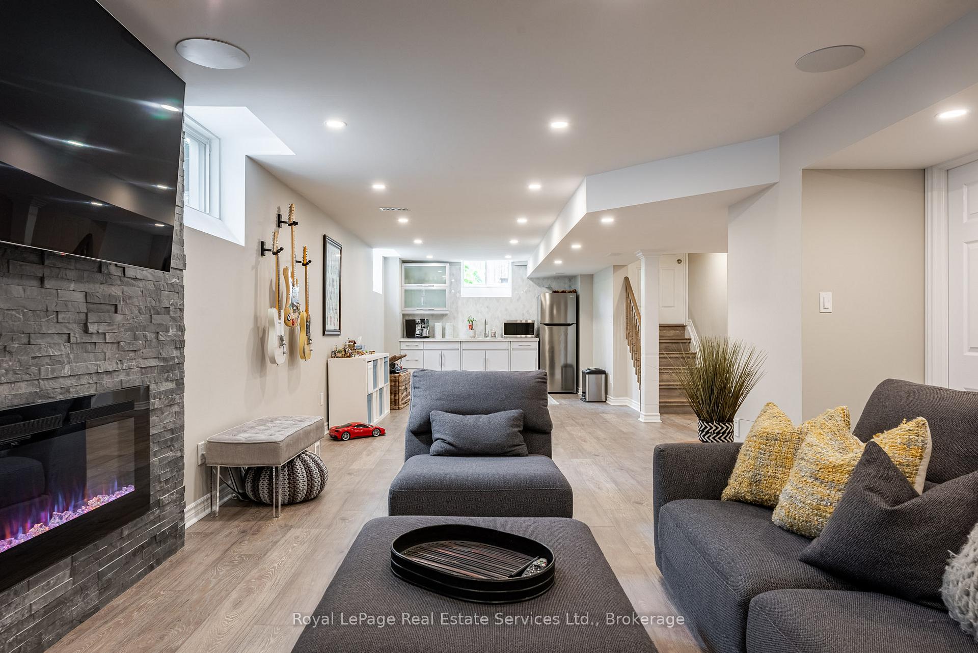 2151 Bingley Crescent