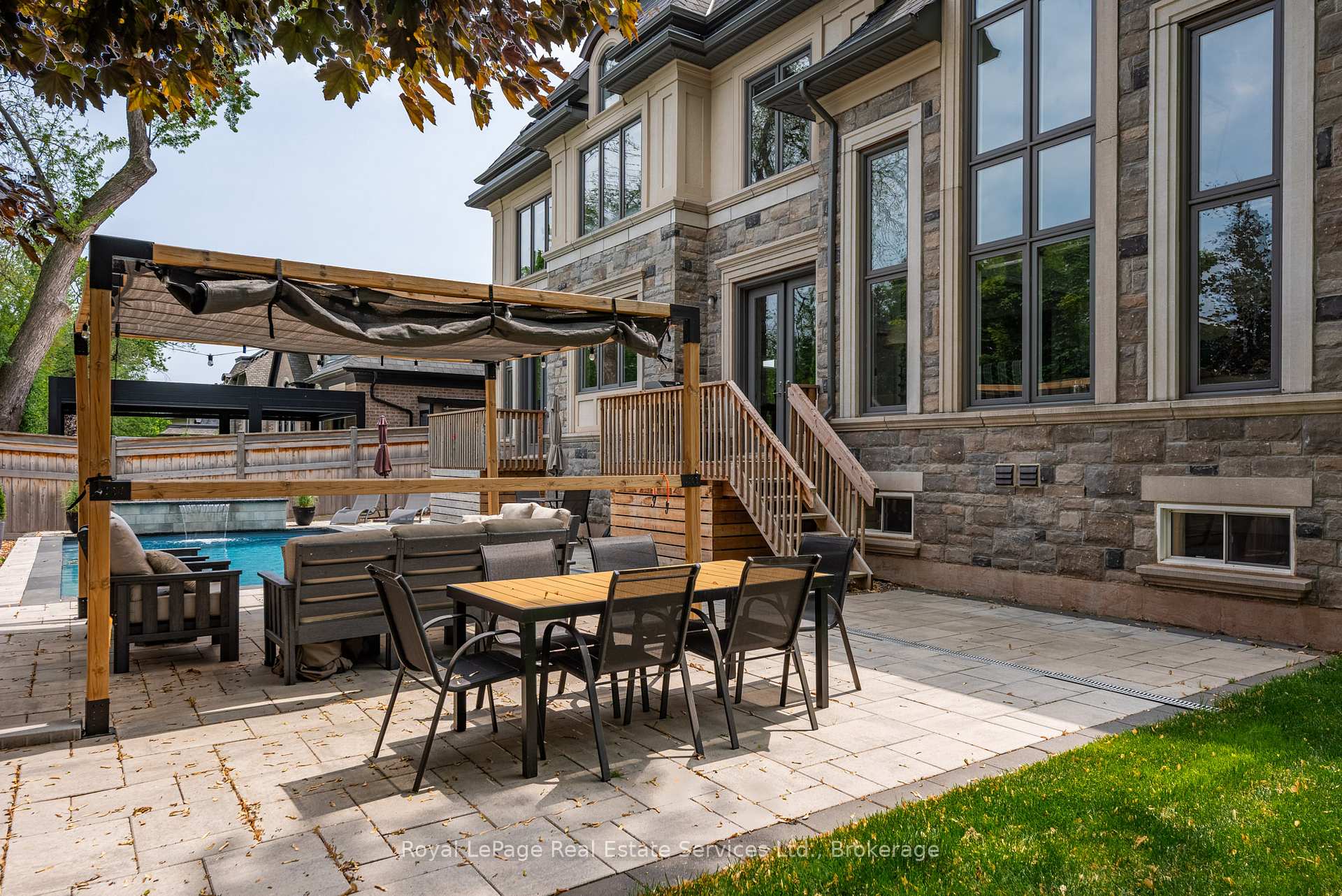 215 Prince George Crescent