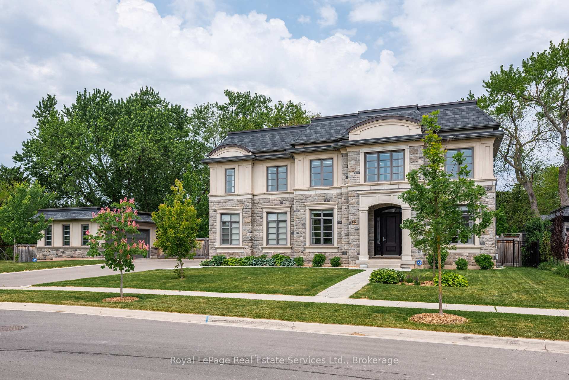 215 Prince George Crescent