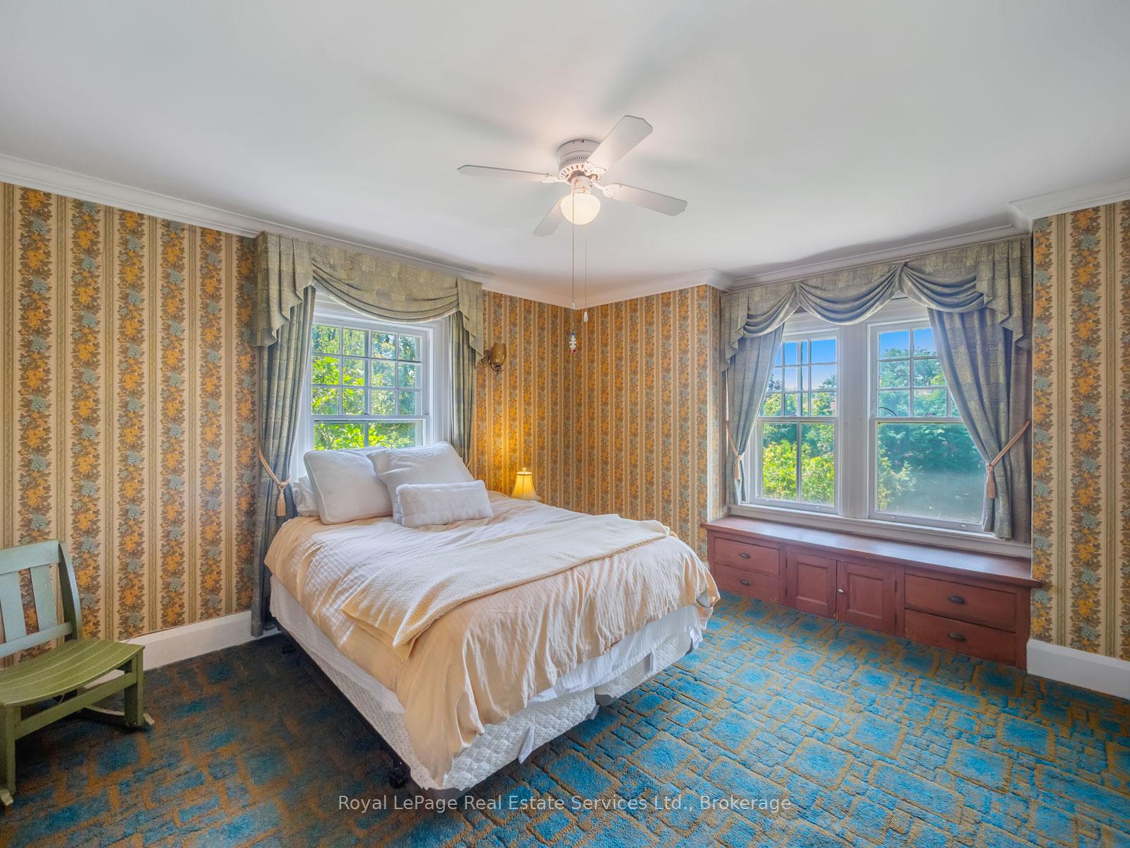 3175 Lakeshore Road W