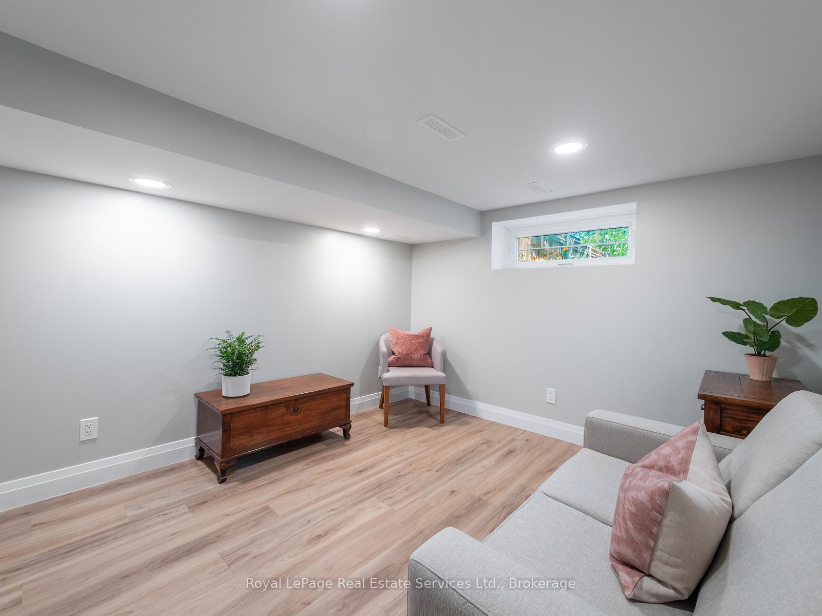 247 Allan Street