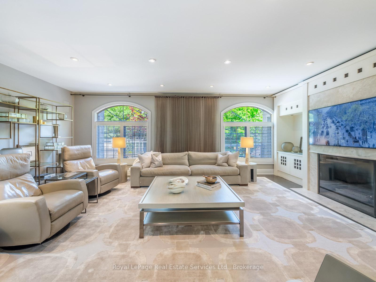 235 LAKEWOOD Drive