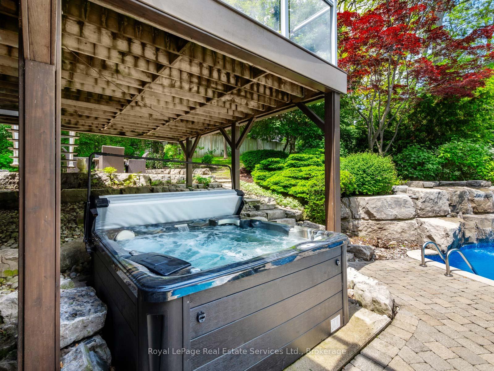 235 LAKEWOOD Drive