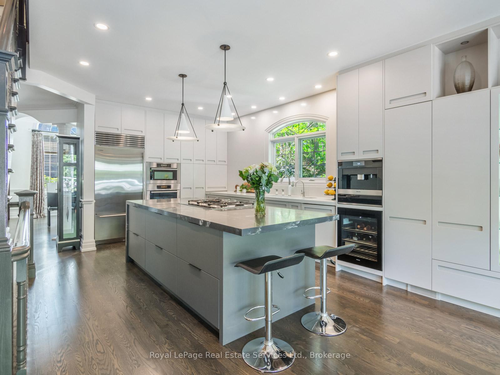 235 LAKEWOOD Drive
