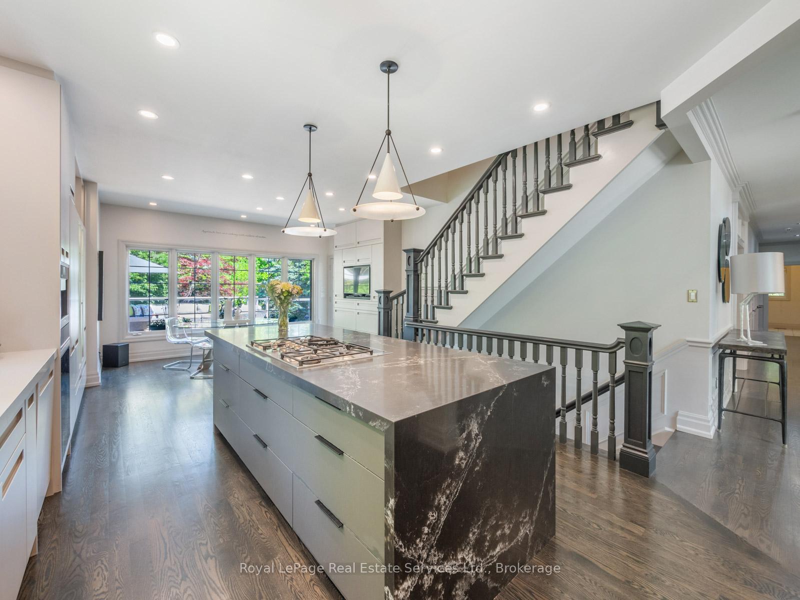 235 LAKEWOOD Drive