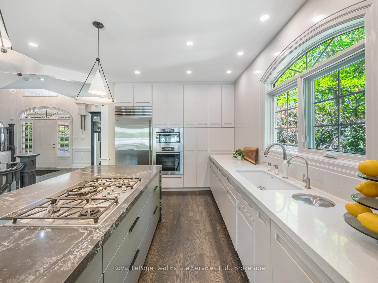 235 LAKEWOOD Drive