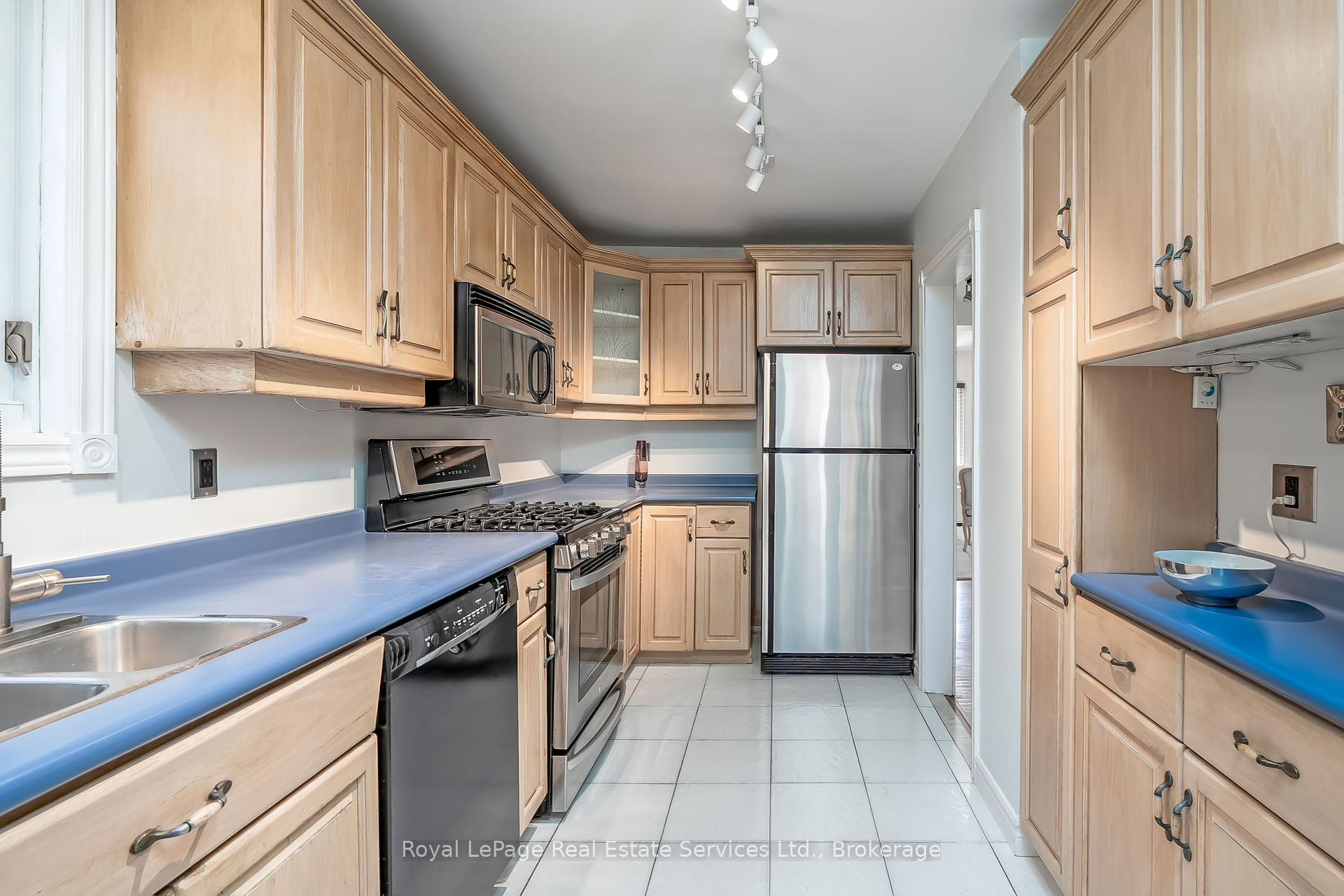 2260 New Street