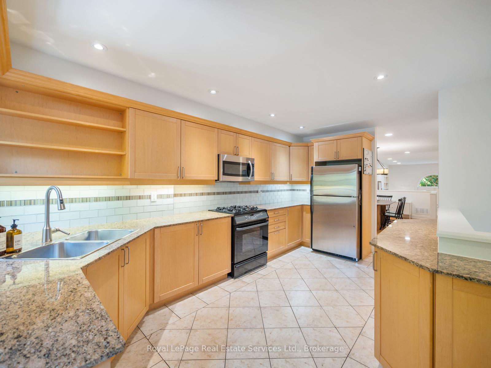 81 Brant Street