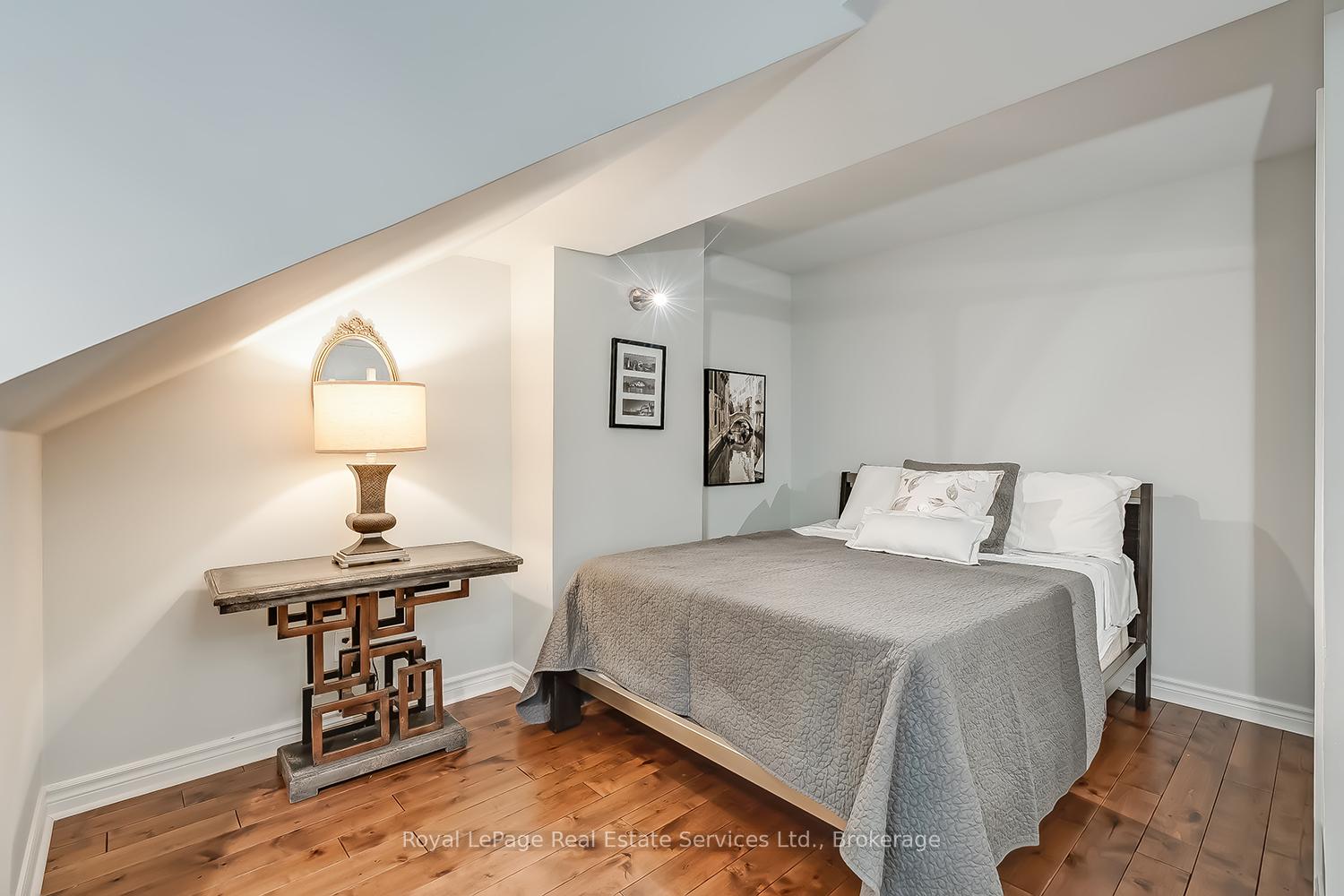 53 Forsythe Street, Oakville