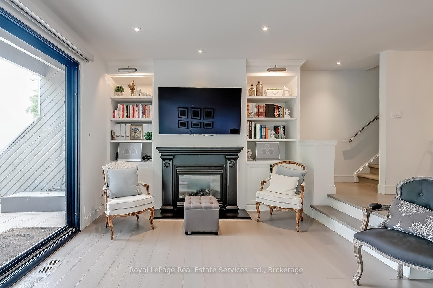 53 Forsythe Street, Oakville