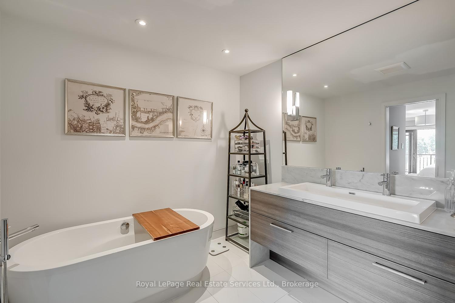 53 Forsythe Street, Oakville