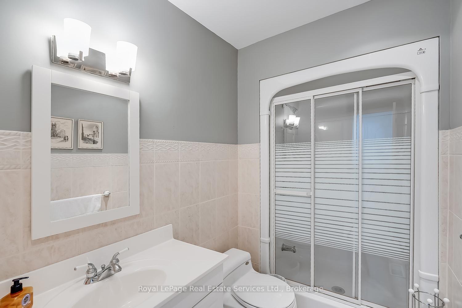 53 Forsythe Street, Oakville