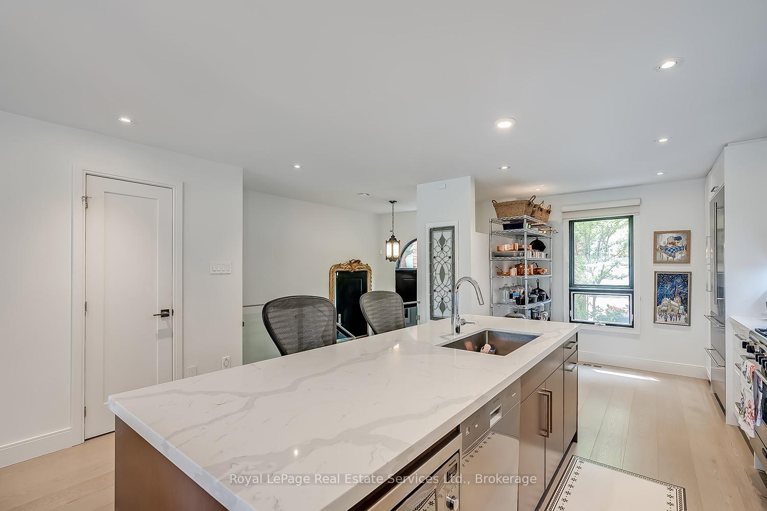 53 Forsythe Street, Oakville