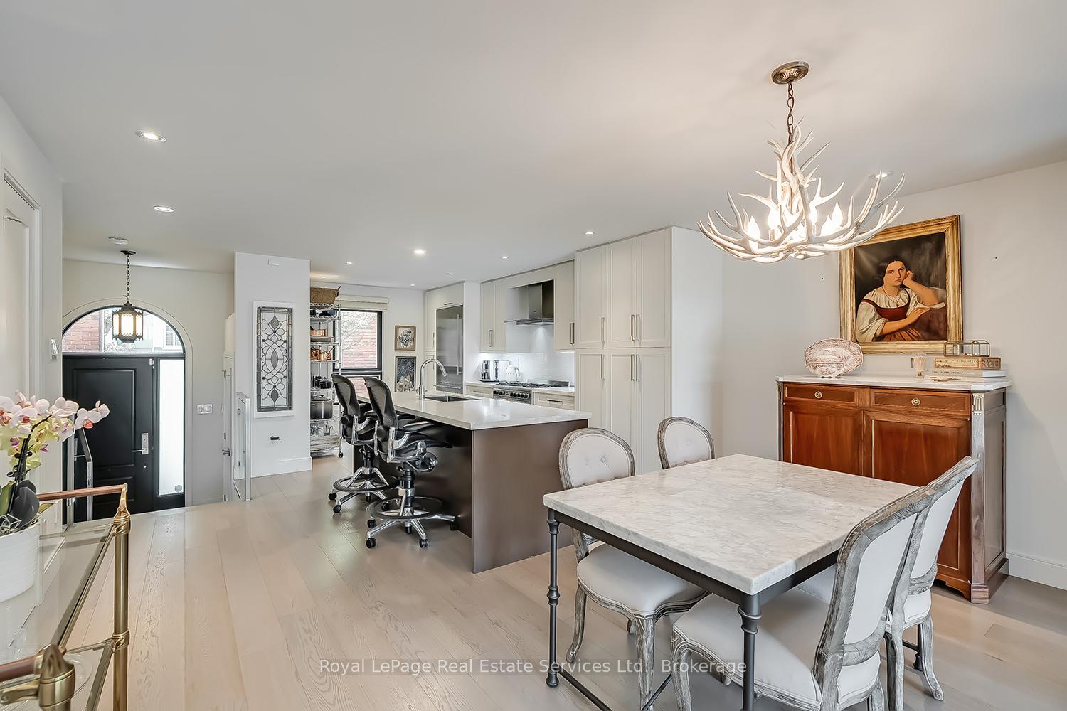 53 Forsythe Street, Oakville