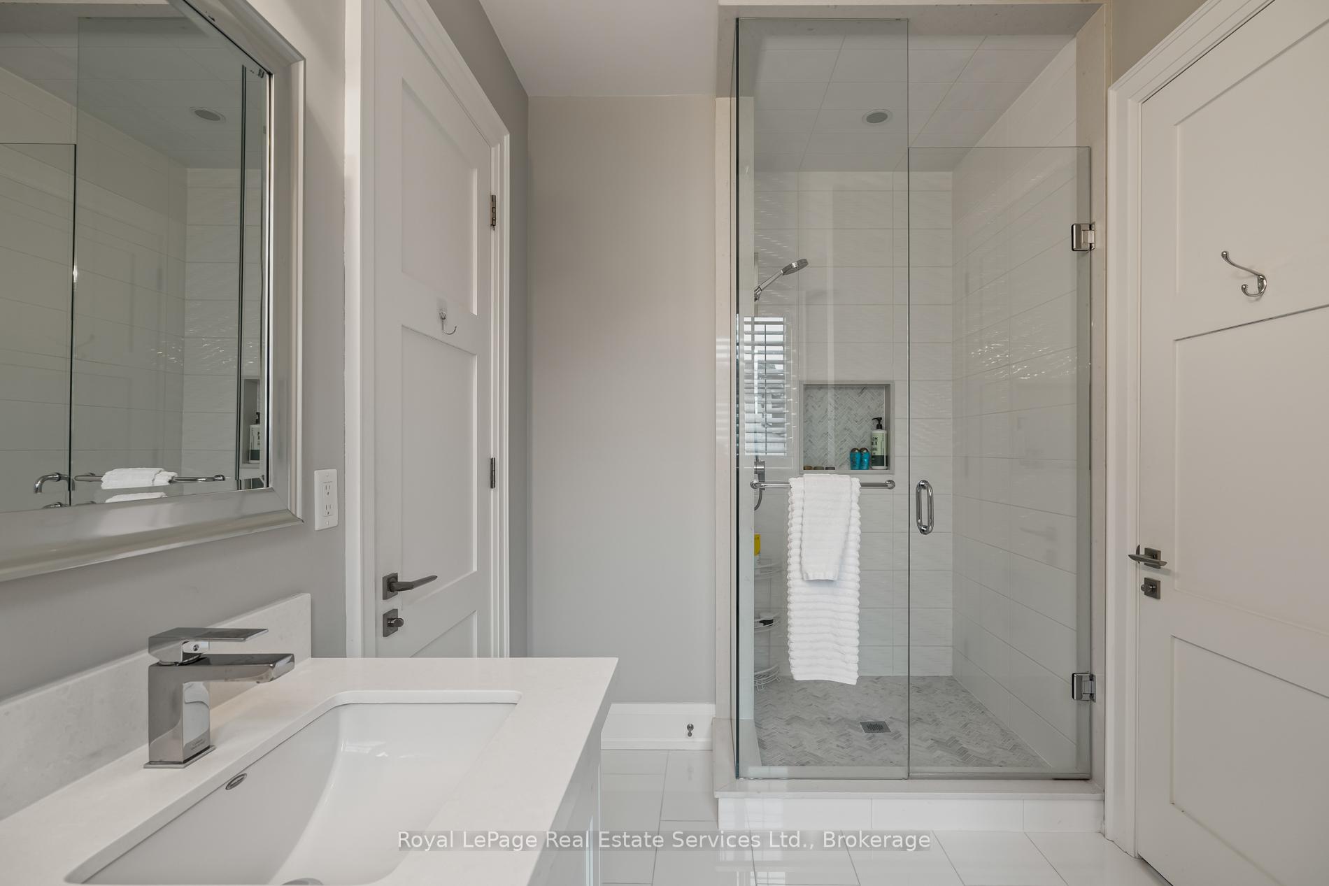 231 Cherryhill Road, Oakville