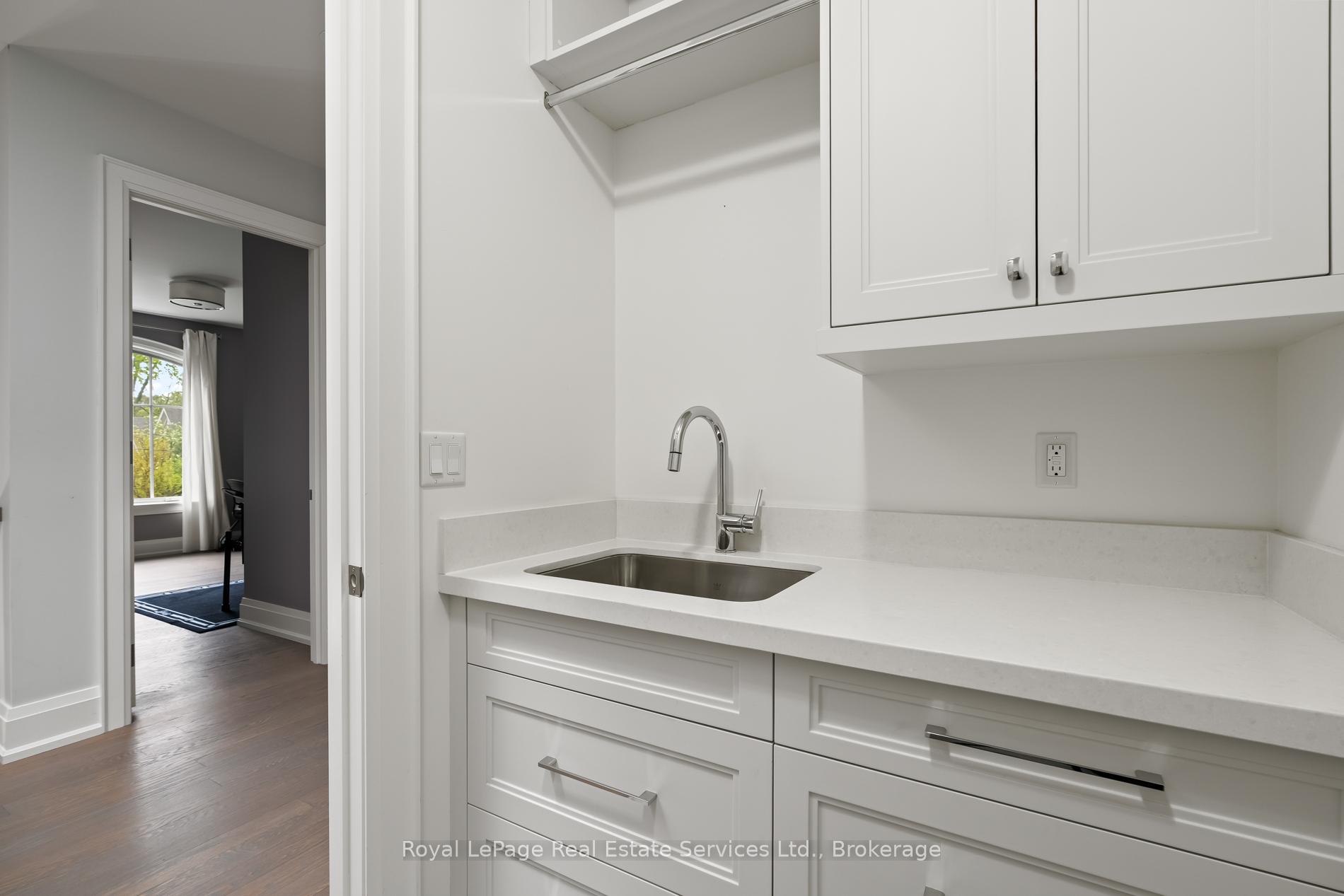 231 Cherryhill Road, Oakville