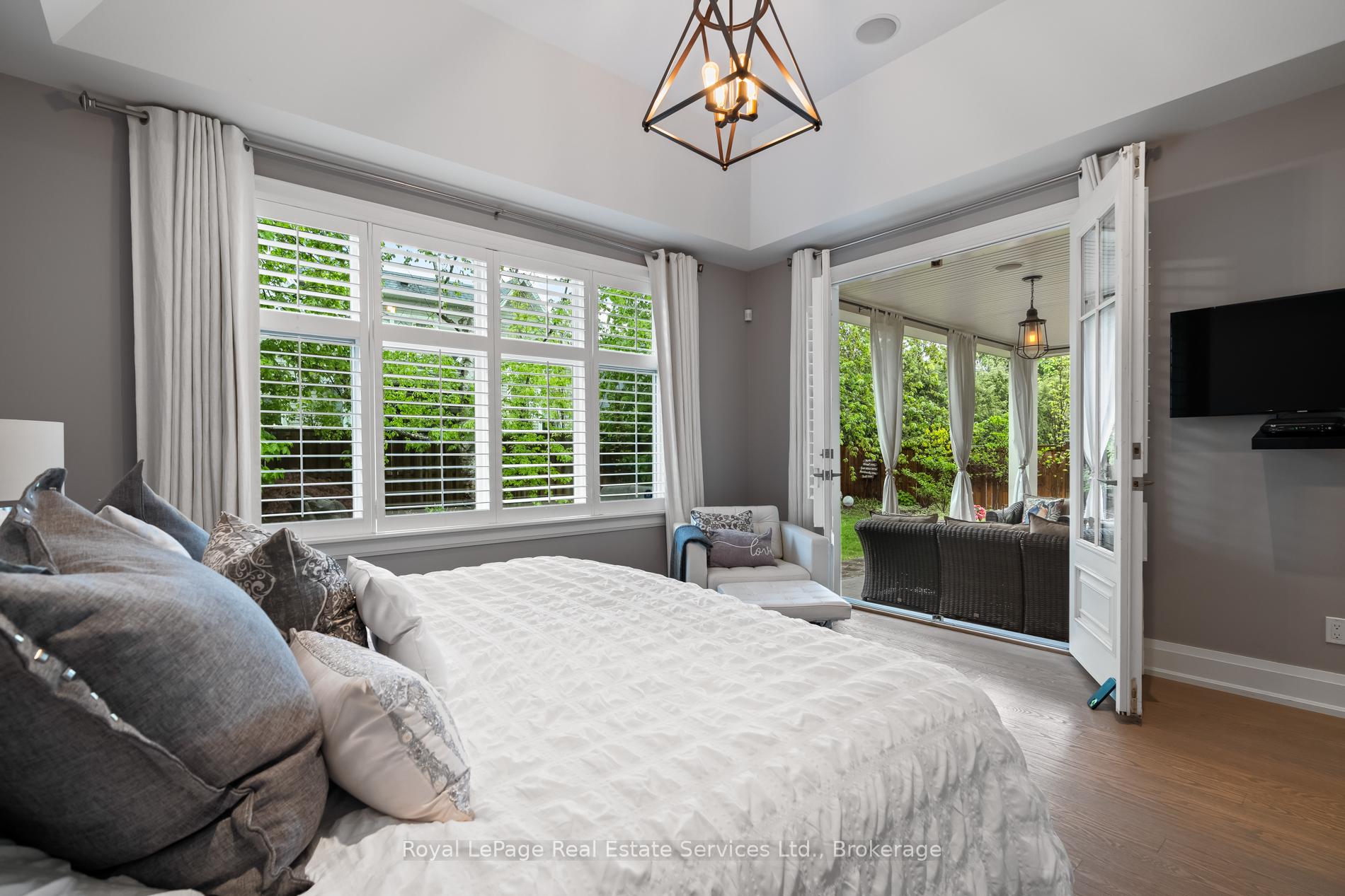 231 Cherryhill Road, Oakville