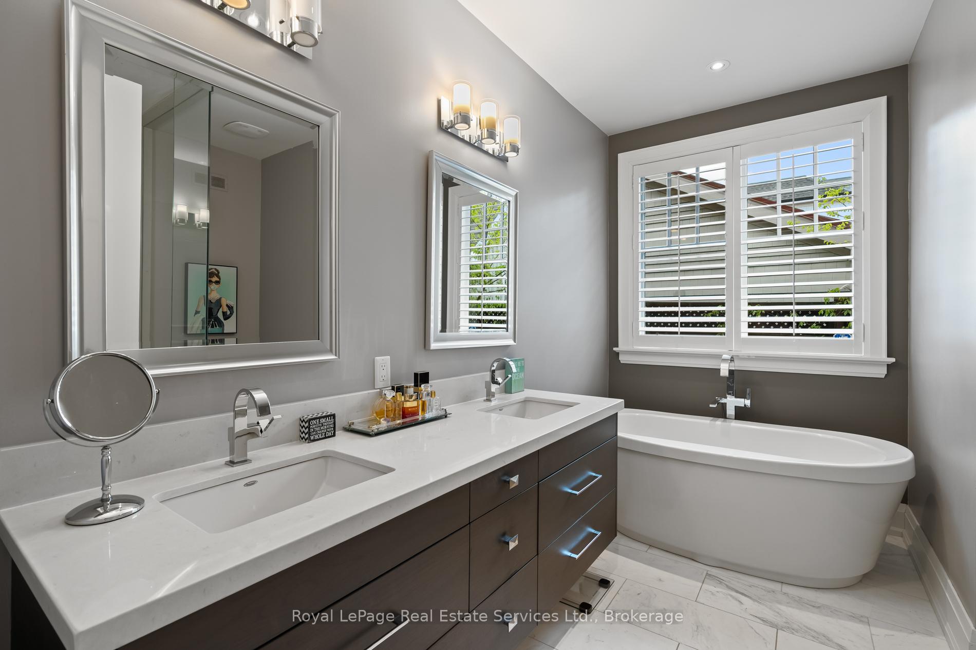 231 Cherryhill Road, Oakville