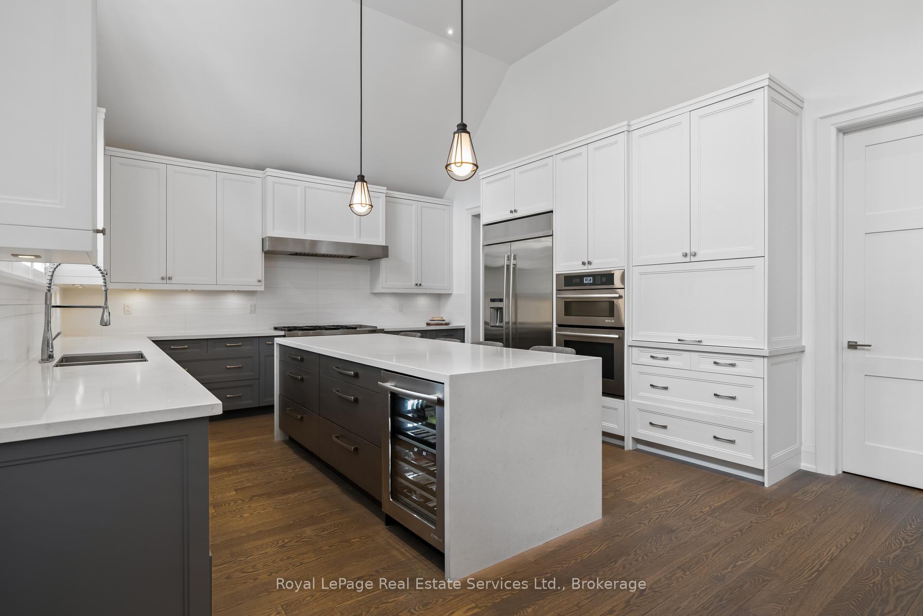 231 Cherryhill Road, Oakville