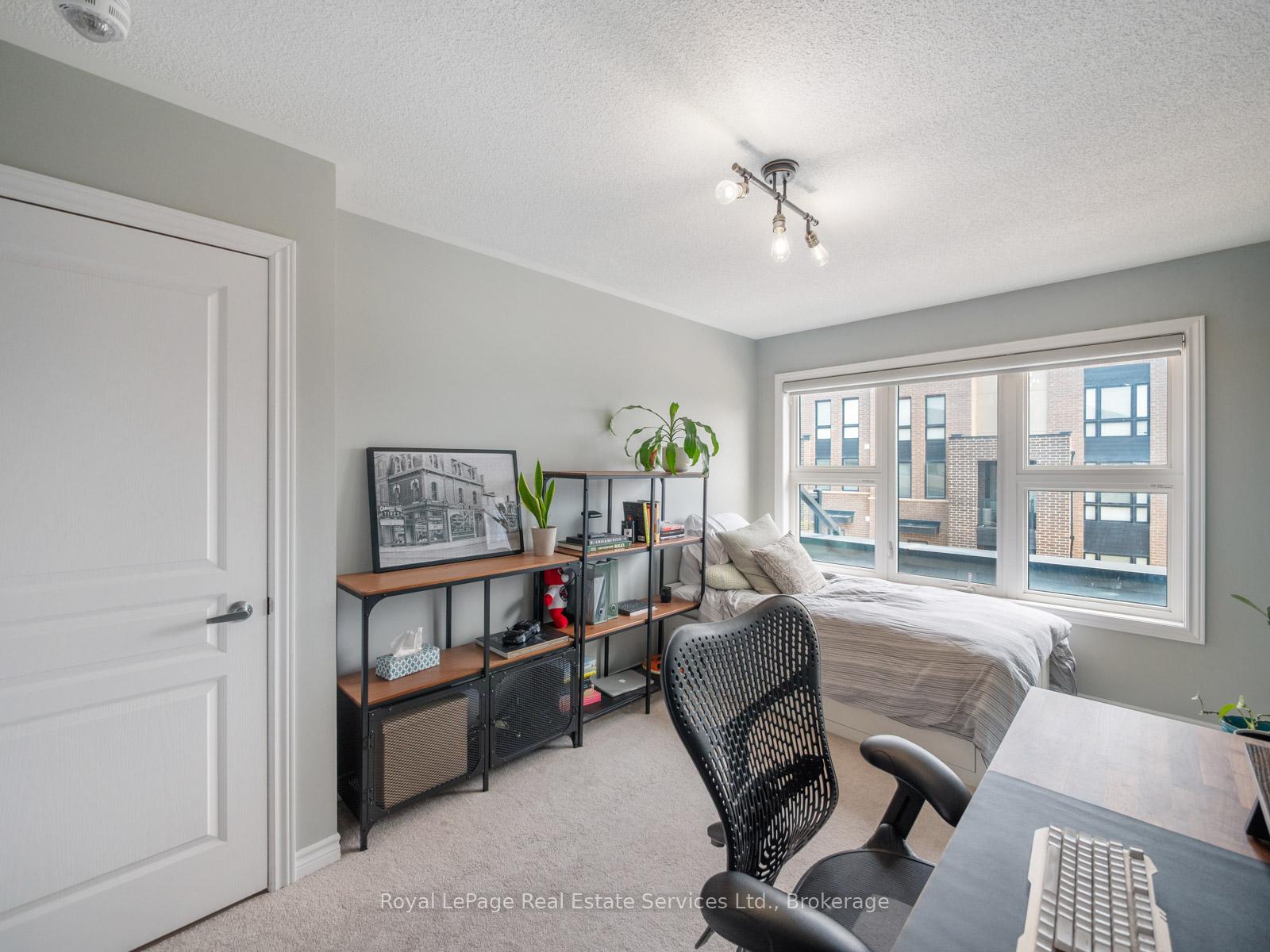 431 Athabasca Common