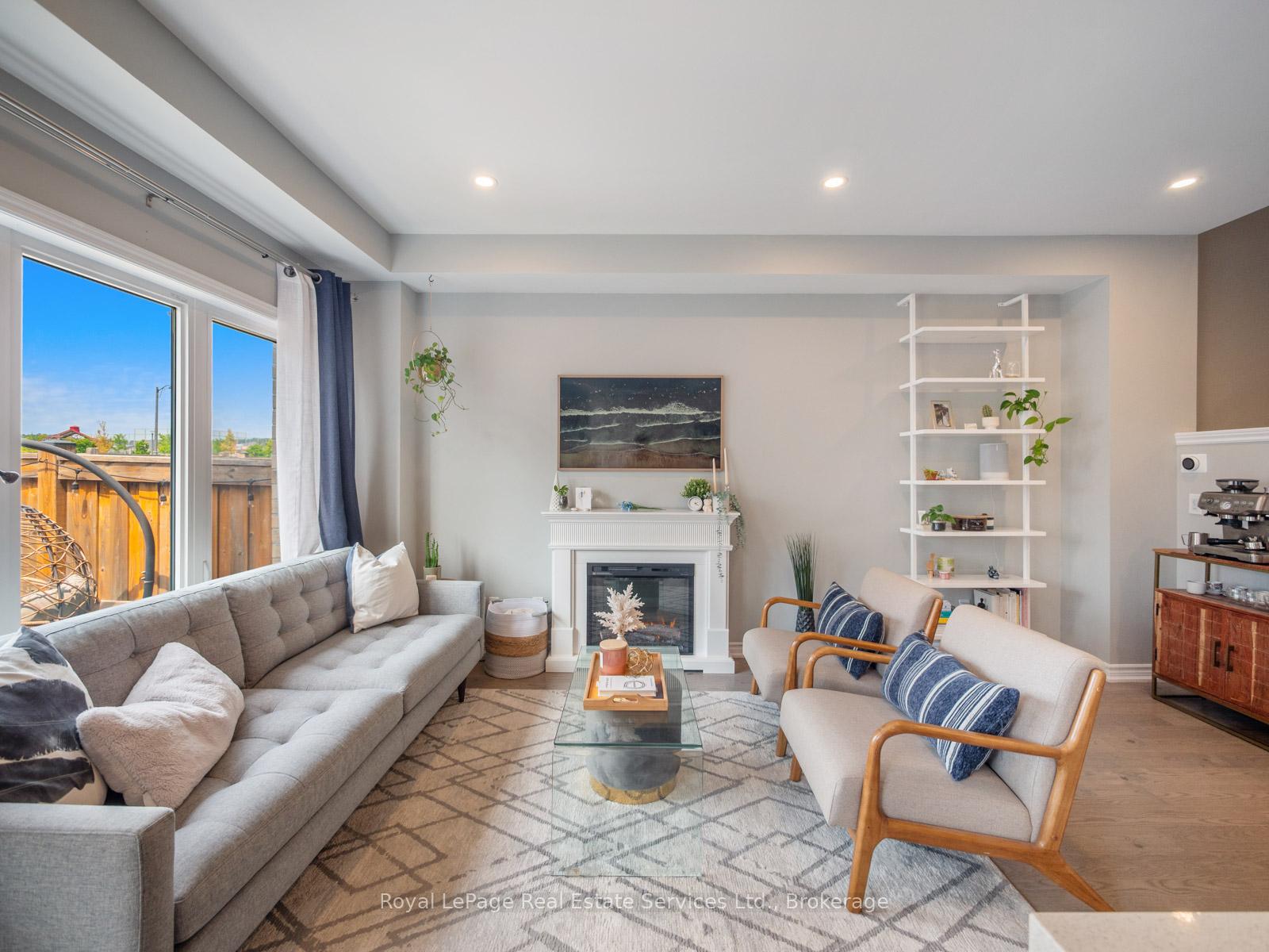 431 Athabasca Common