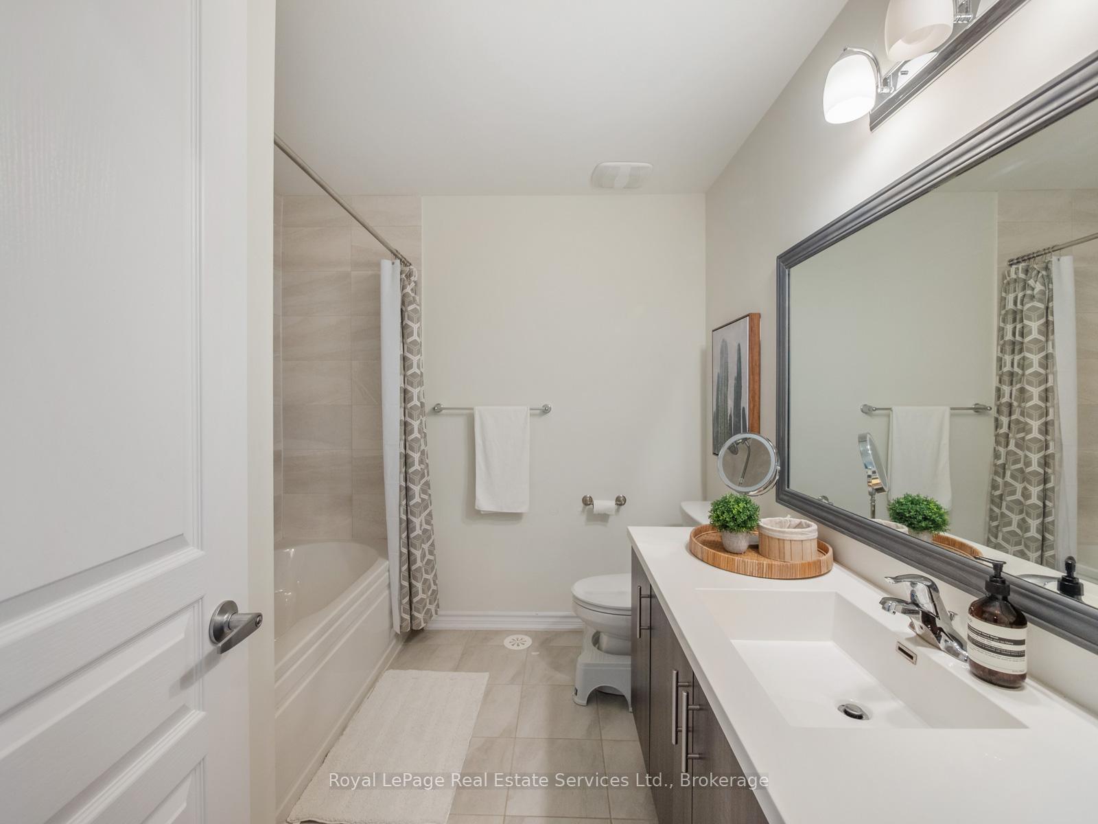 431 Athabasca Common