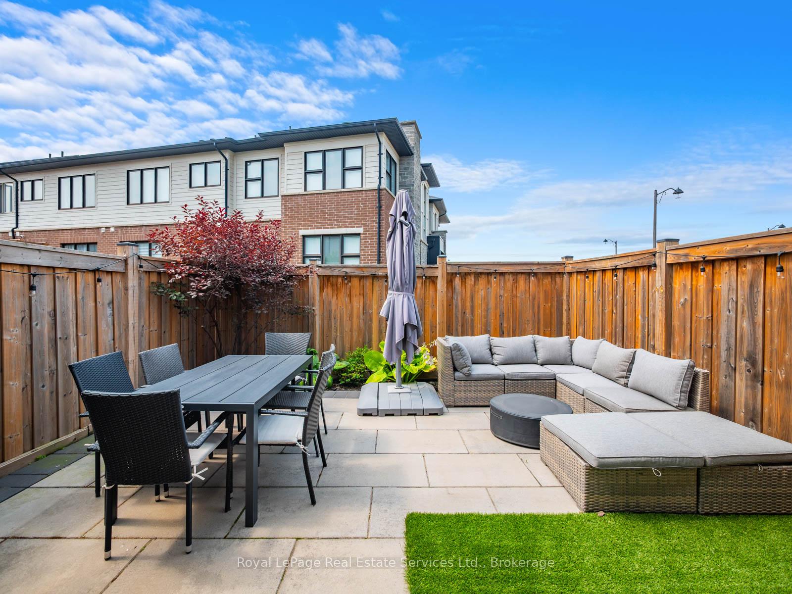 431 Athabasca Common