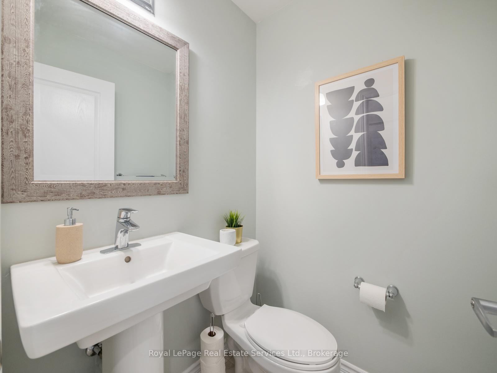 431 Athabasca Common