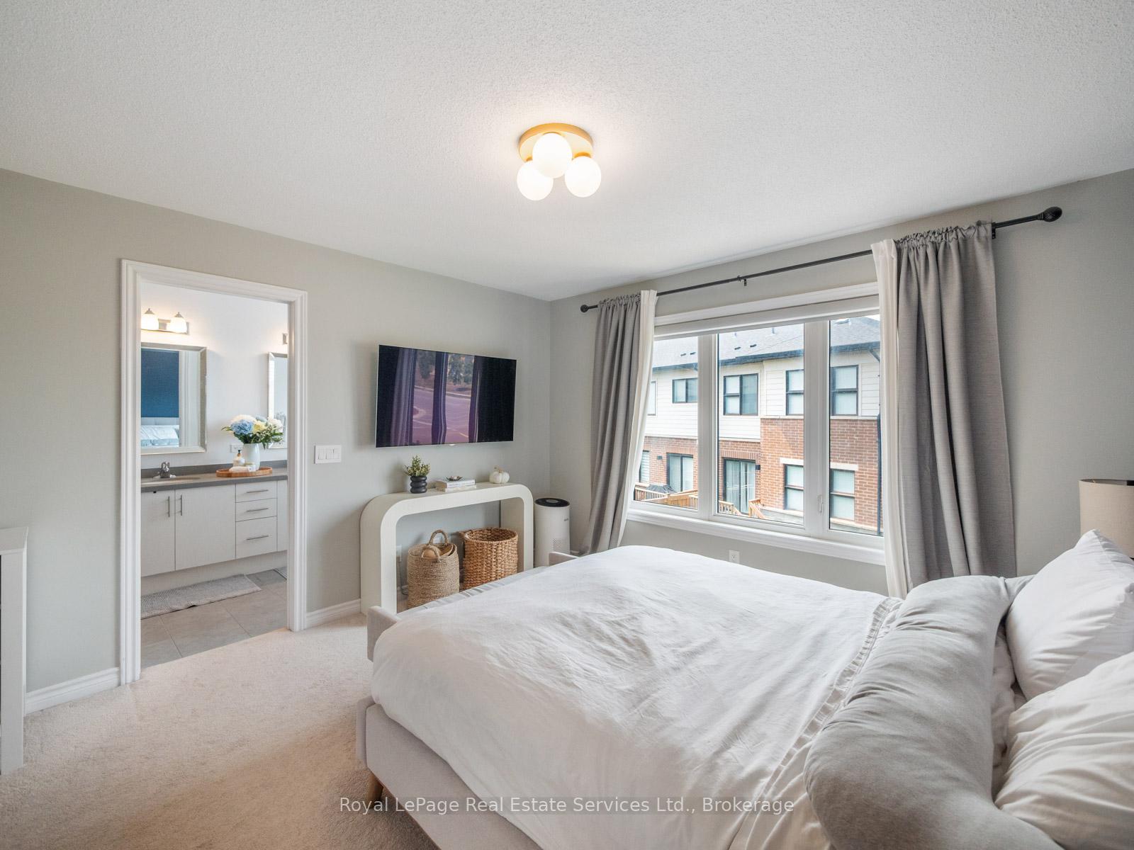 431 Athabasca Common