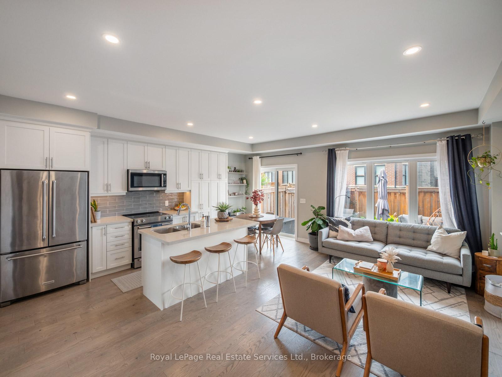 431 Athabasca Common