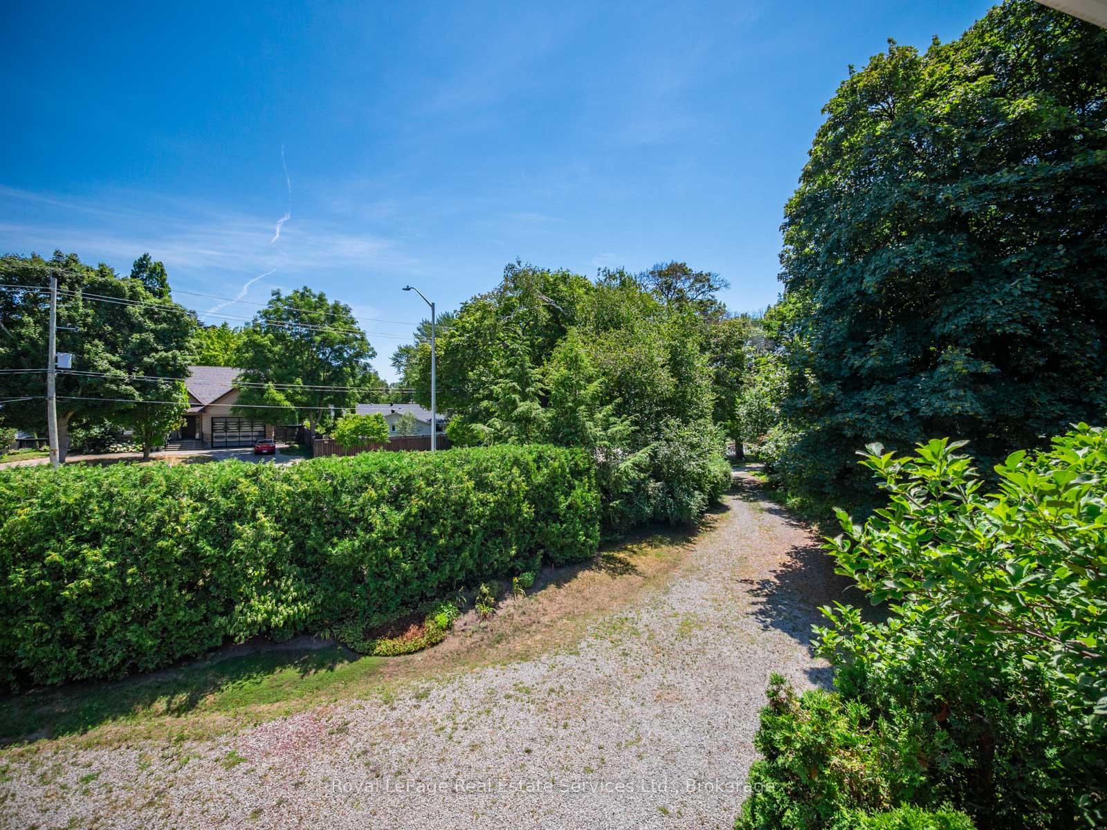 3175 Lakeshore Road W