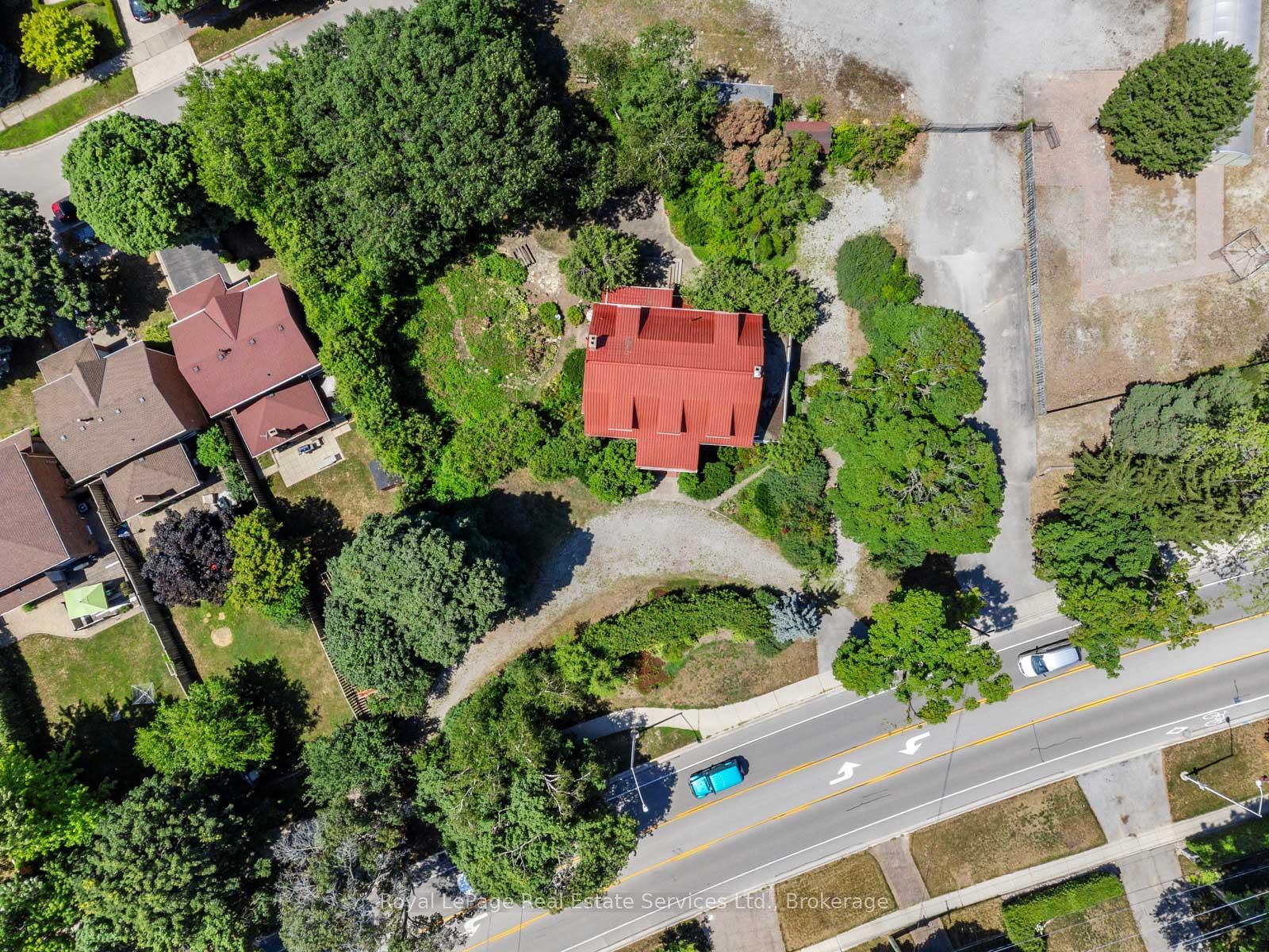 3175 Lakeshore Road W