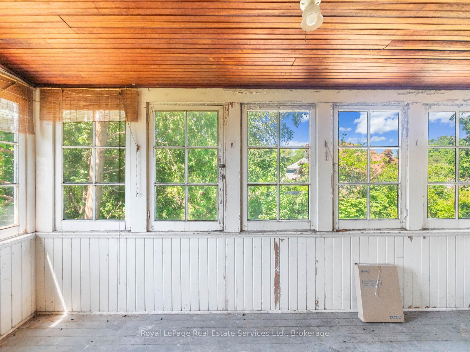 3175 Lakeshore Road W