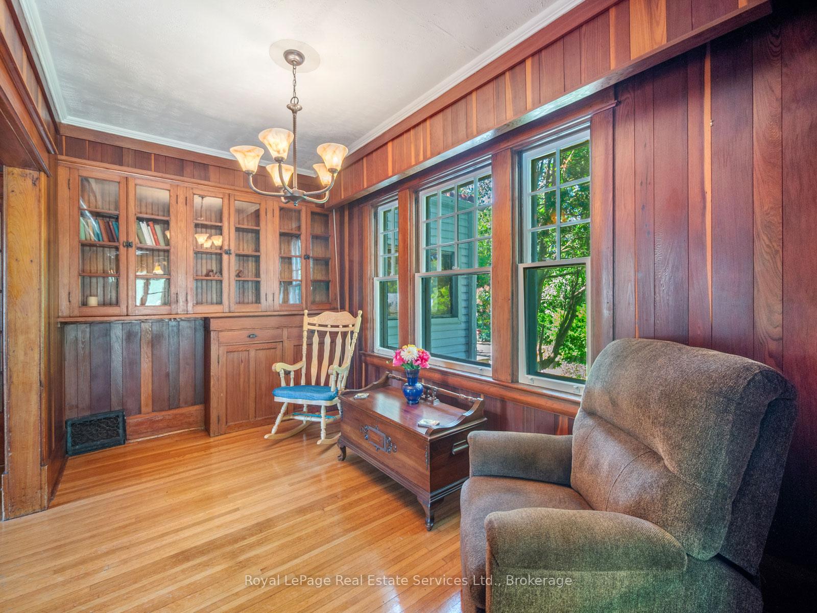 3175 Lakeshore Road W