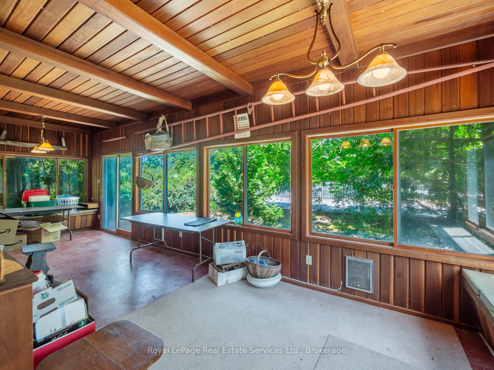 3175 Lakeshore Road W