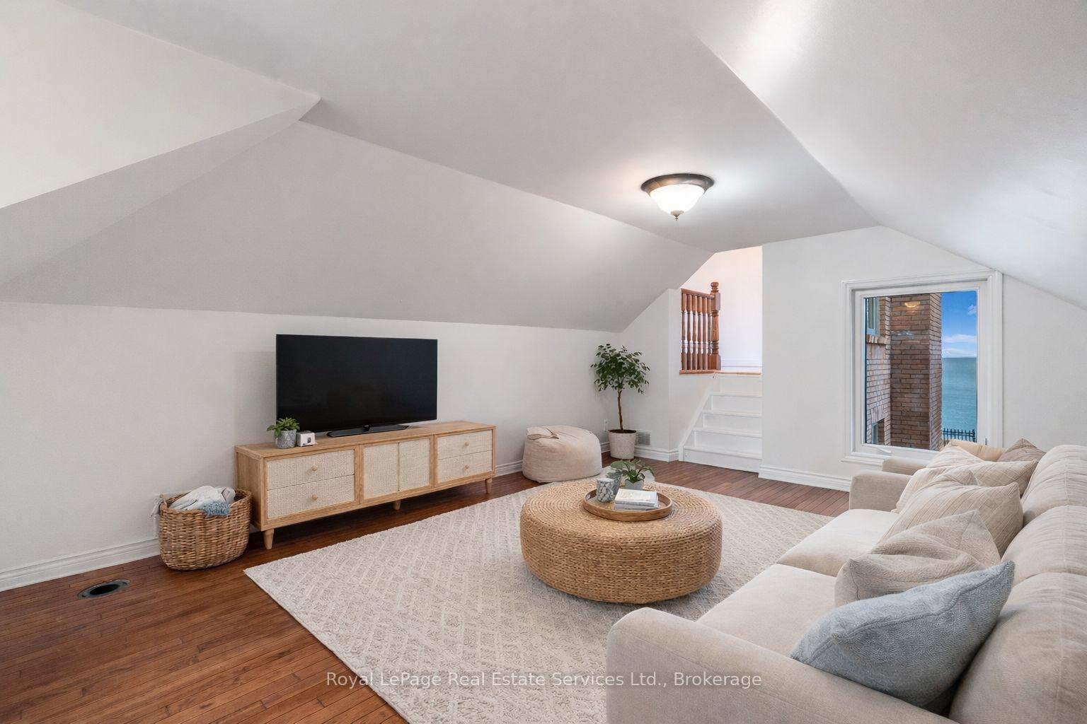 3286 Shelburne Place