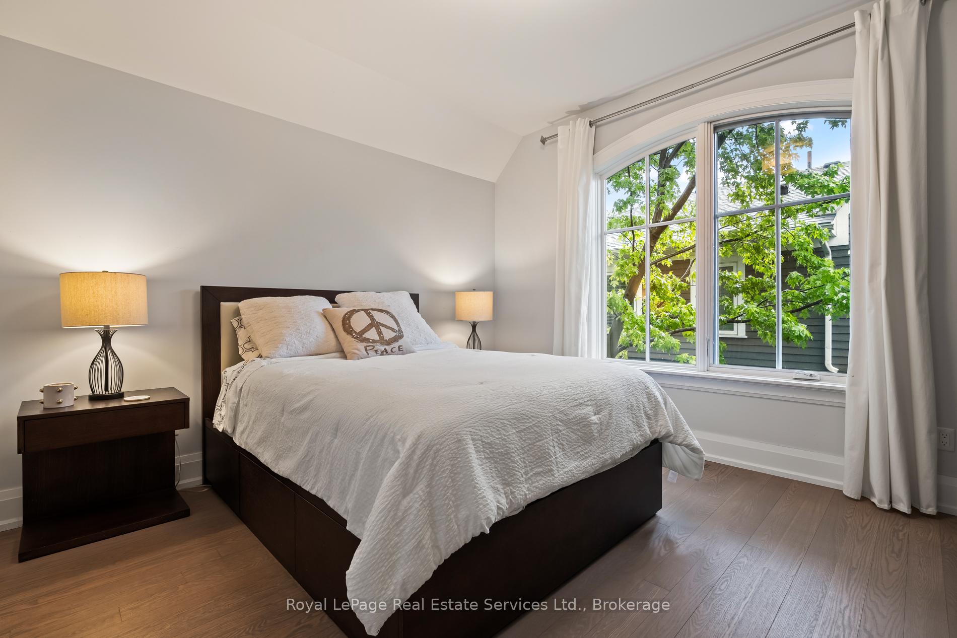 231 Cherryhill Road, Oakville, ON L6L 3E3, Oakville ON, L6L 3E3