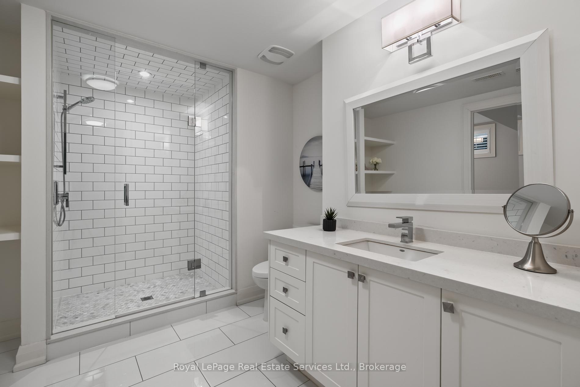 231 Cherryhill Road, Oakville, ON L6L 3E3, Oakville ON, L6L 3E3