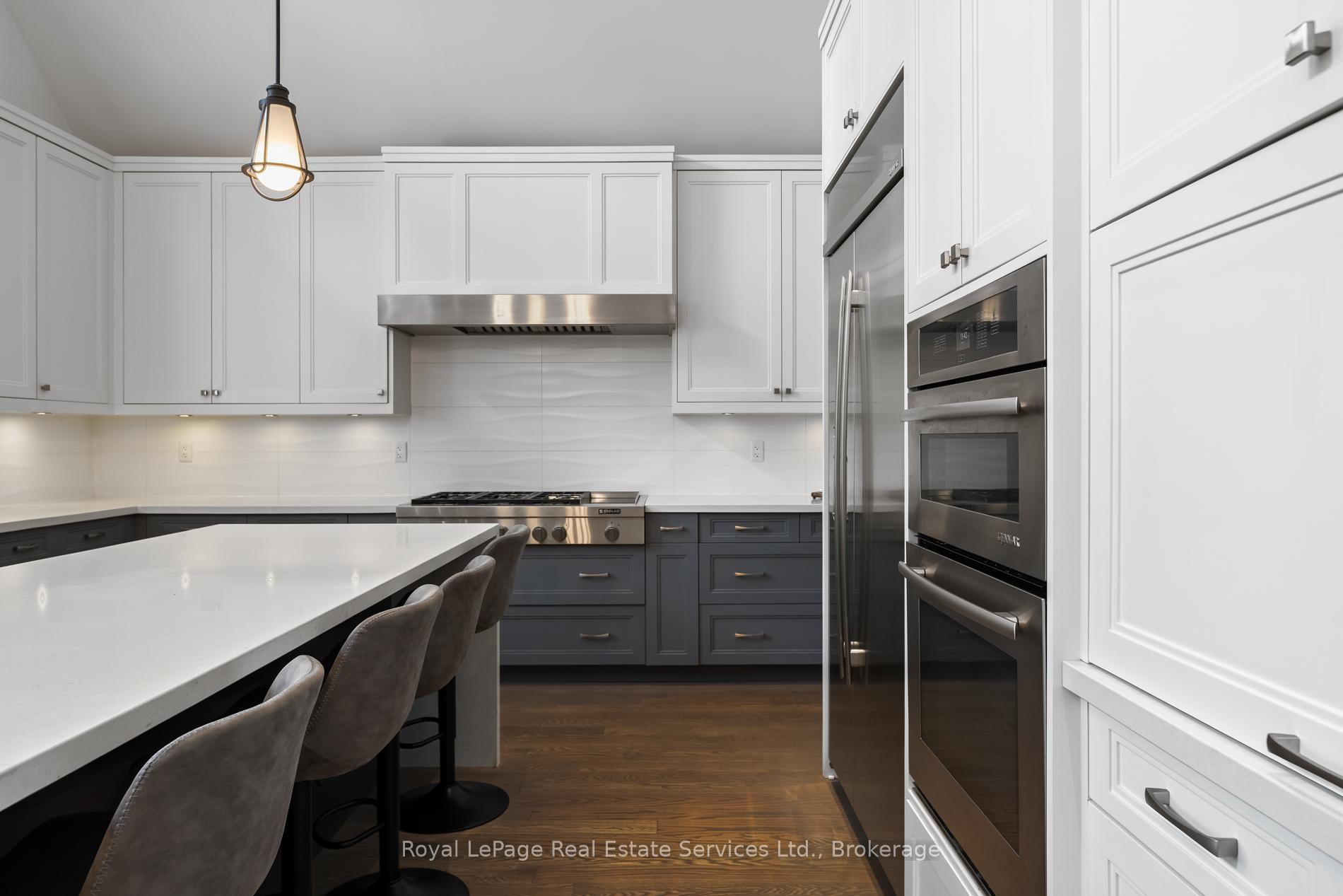 231 Cherryhill Road, Oakville, ON L6L 3E3, Oakville ON, L6L 3E3