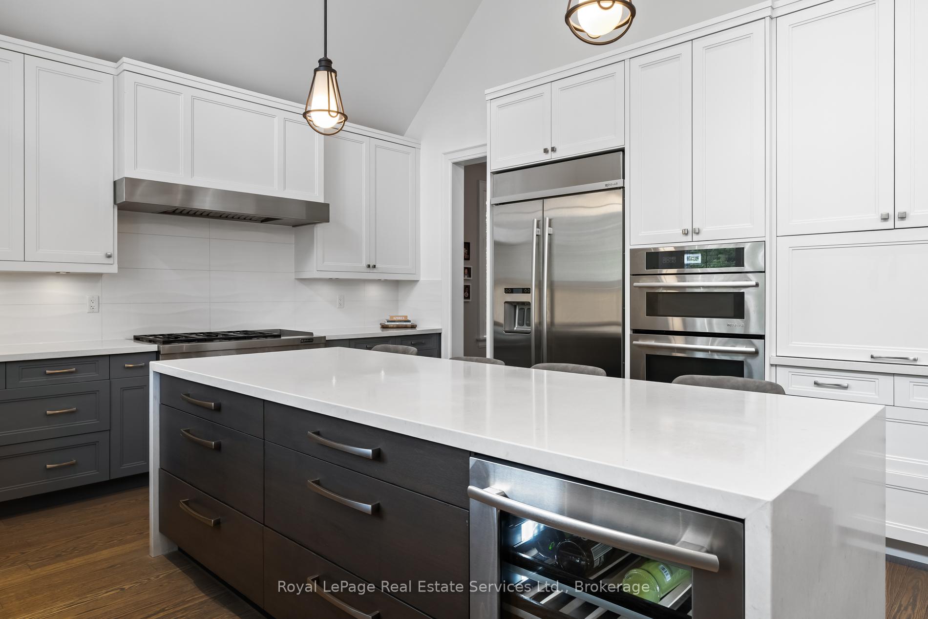 231 Cherryhill Road, Oakville, ON L6L 3E3, Oakville ON, L6L 3E3