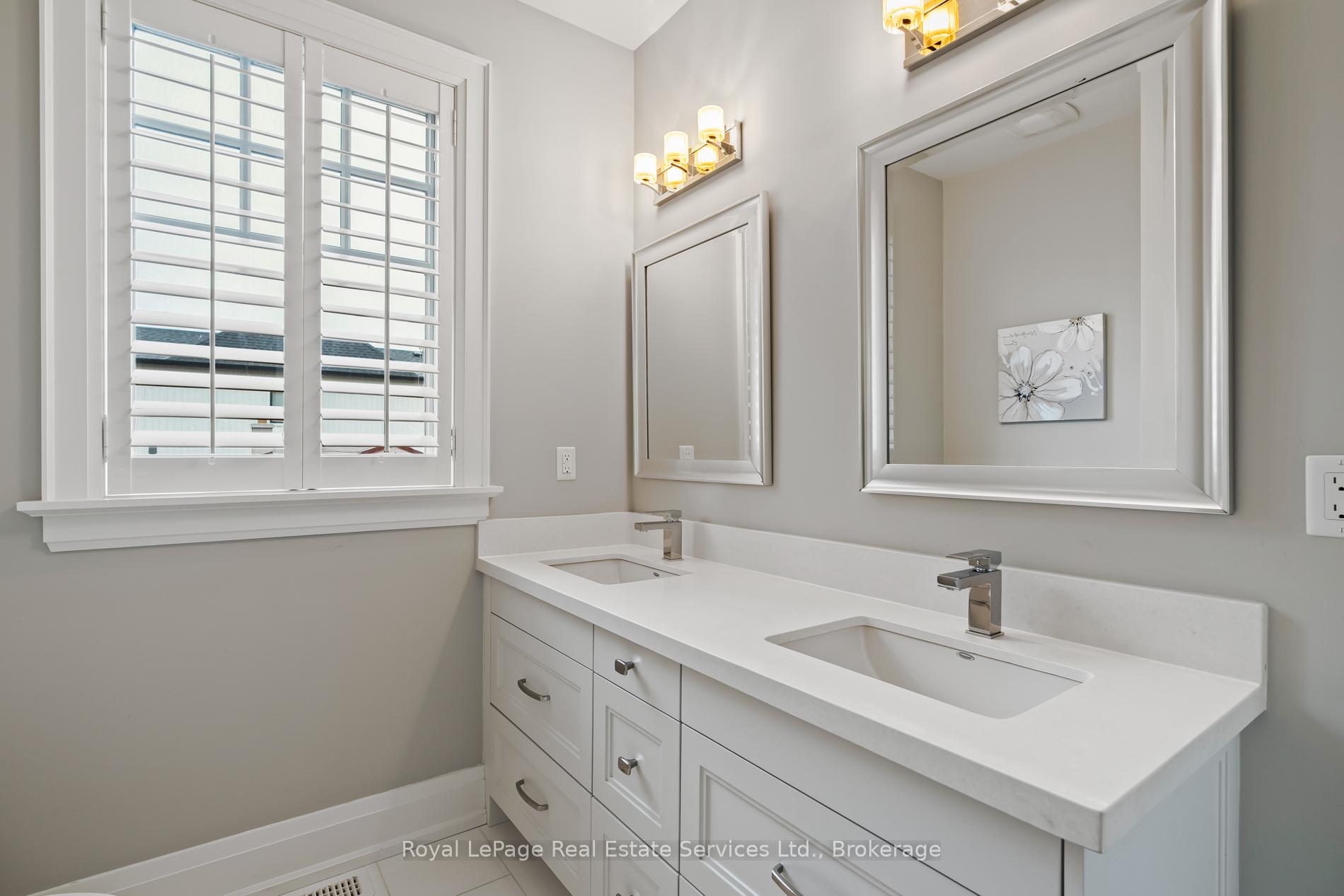 231 Cherryhill Road, Oakville, ON L6L 3E3, Oakville ON, L6L 3E3