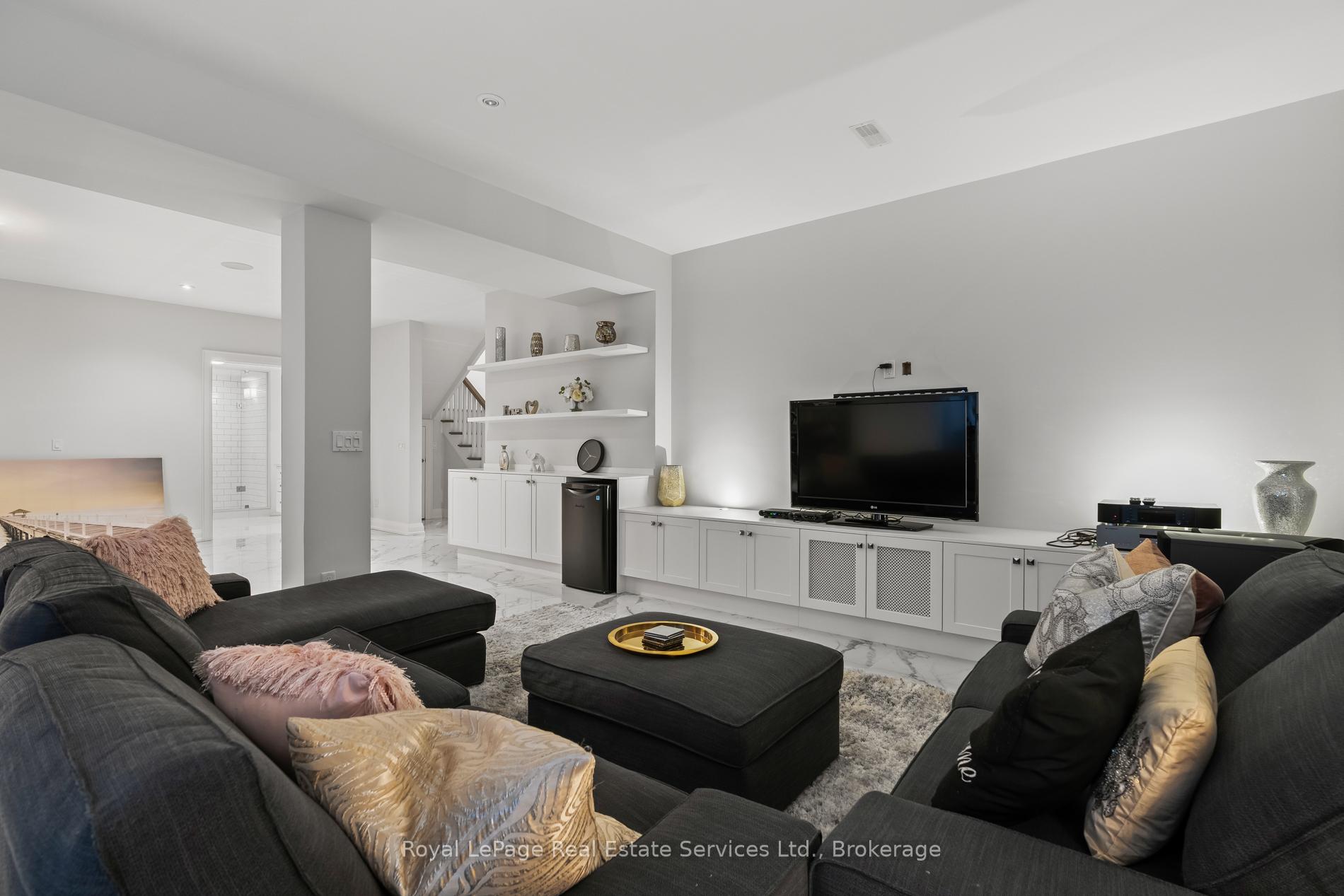 231 Cherryhill Road, Oakville, ON L6L 3E3, Oakville ON, L6L 3E3