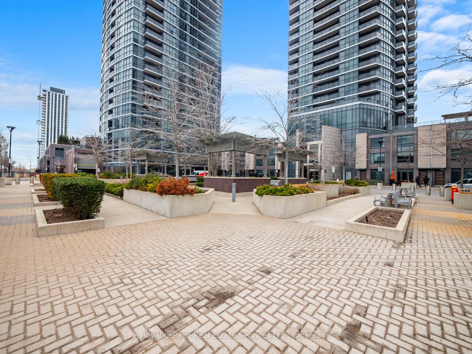 9 Valhalla Inn Road 2107, Toronto W08, ON M9B 1B2