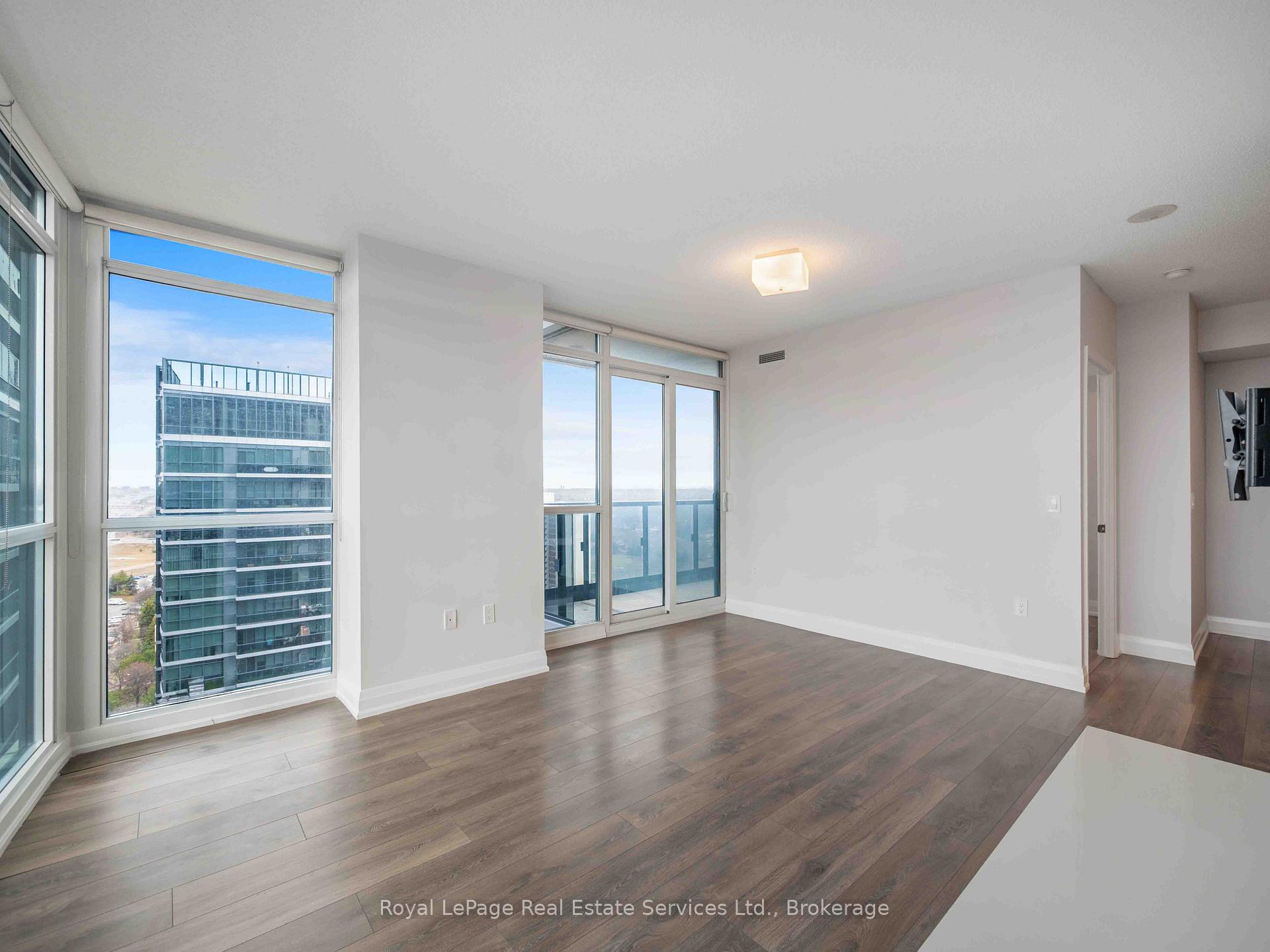 9 Valhalla Inn Road 2107, Toronto W08, ON M9B 1B2