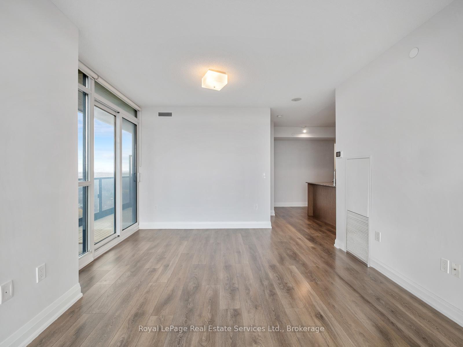 9 Valhalla Inn Road 2107, Toronto W08, ON M9B 1B2