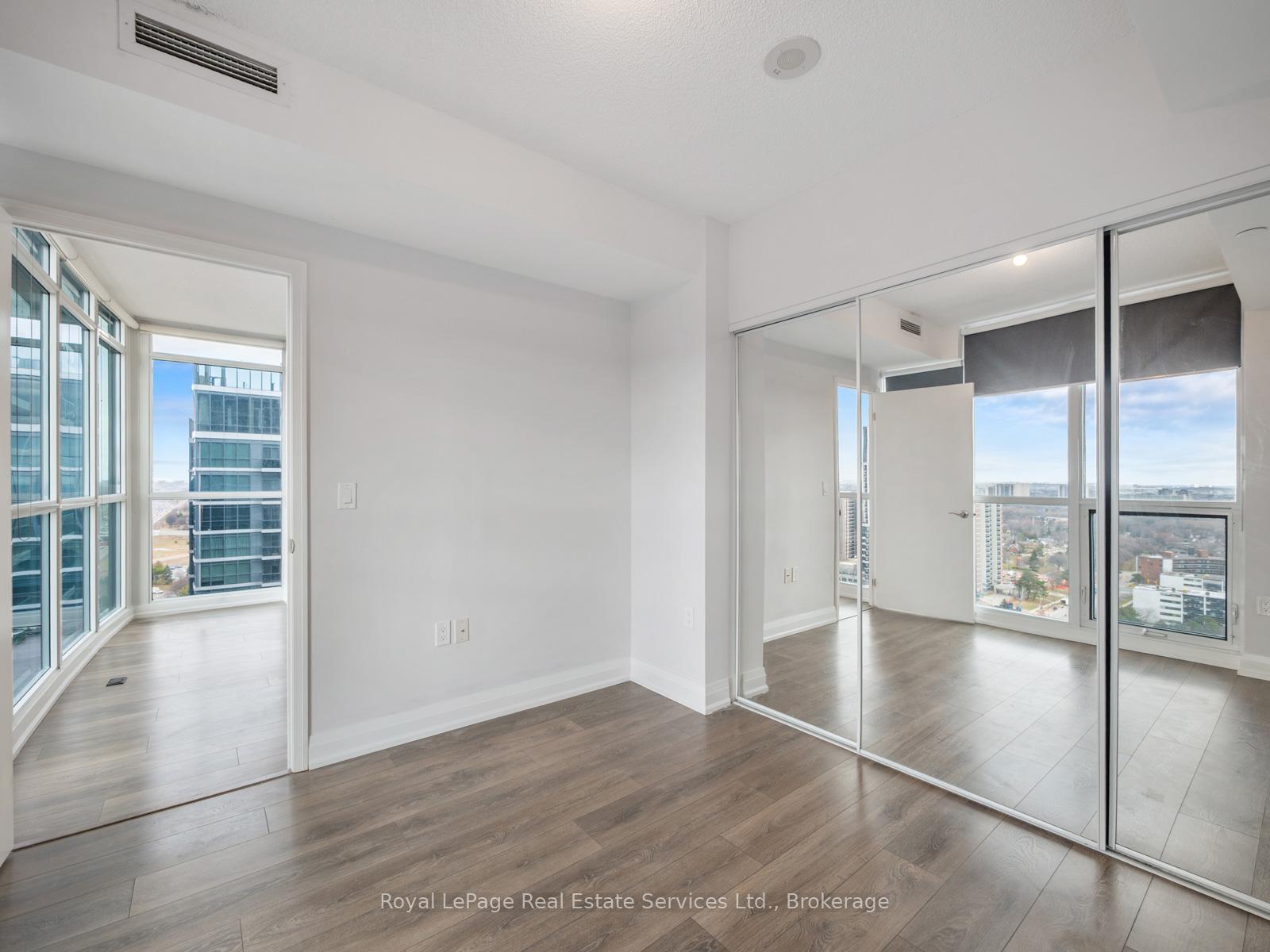 9 Valhalla Inn Road 2107, Toronto W08, ON M9B 1B2