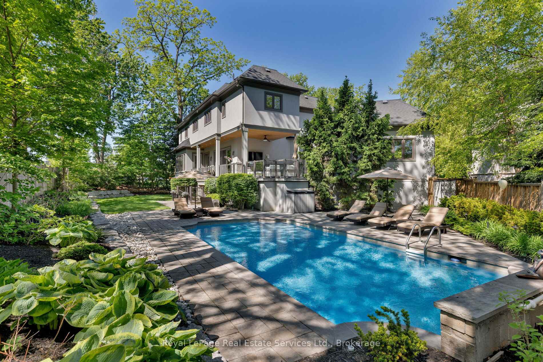 456 Lakeshore Road W 5