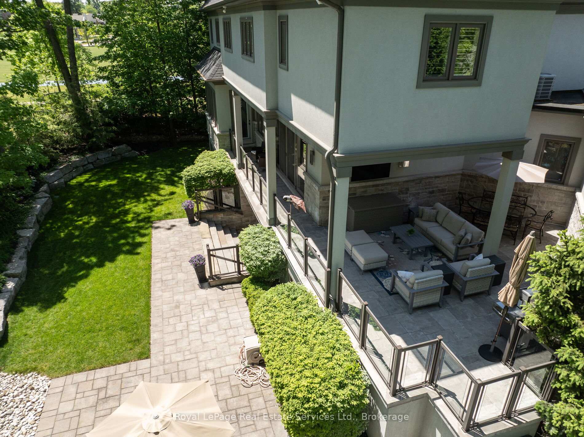 456 Lakeshore Road W 5