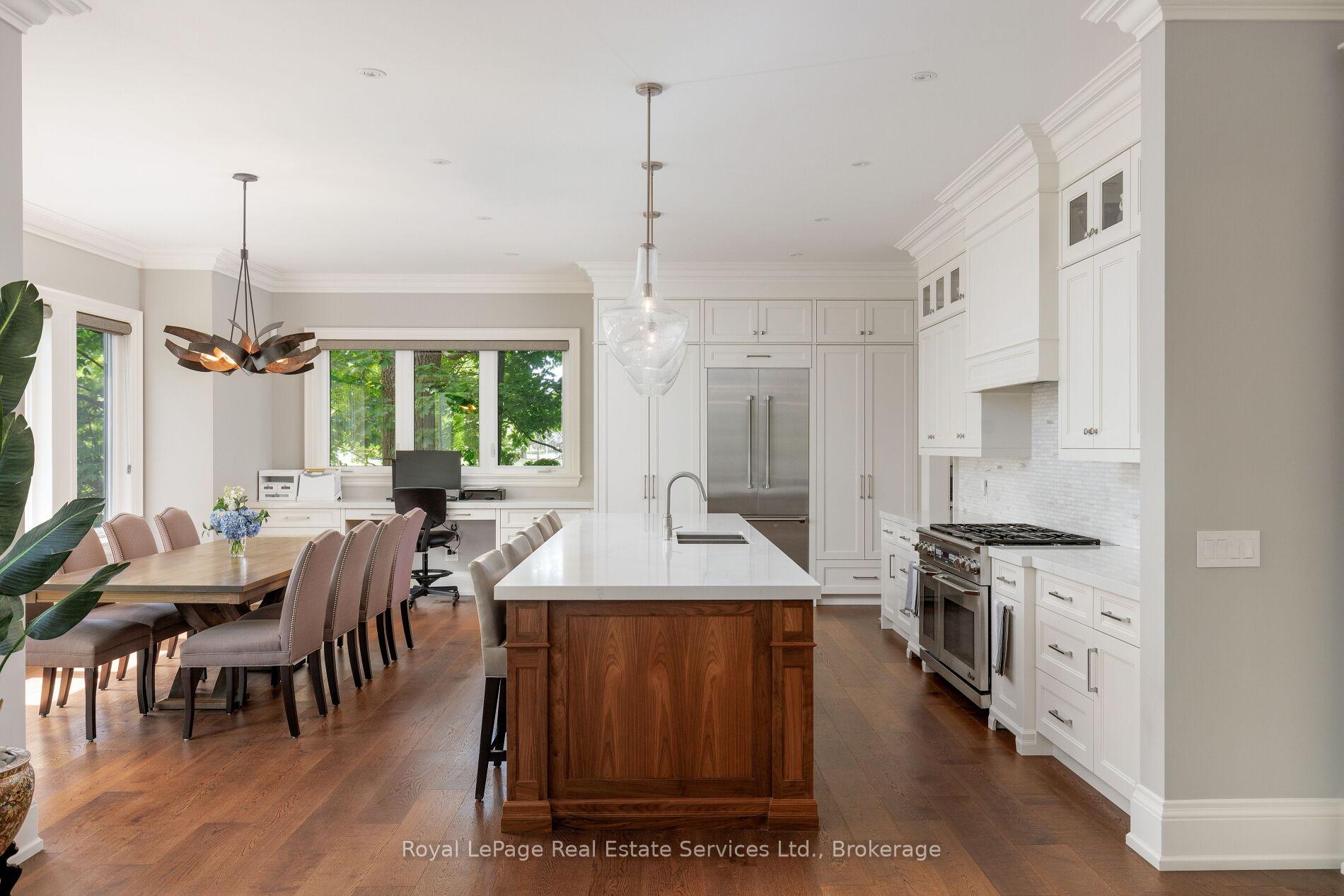456 Lakeshore Road W 5