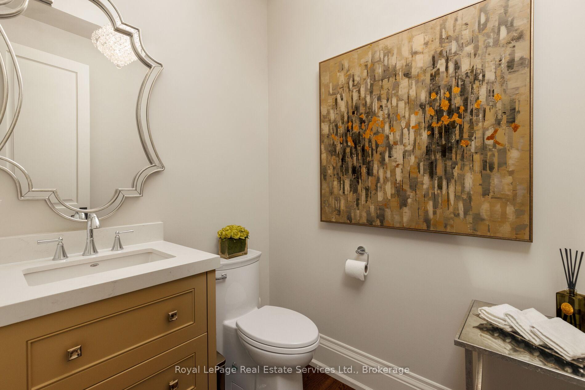 456 Lakeshore Road W 5